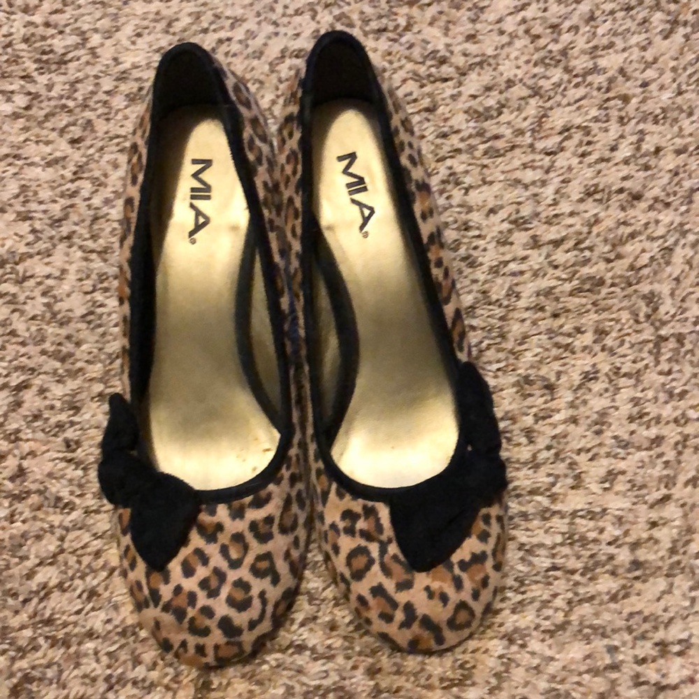 Mia Frannie leopard heels